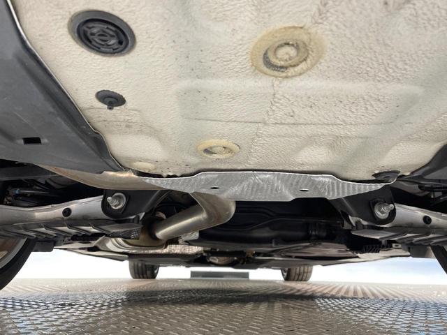 Ａ４ ３５ＴＤＩ　Ｓライン　後期型　コンフォートパッケージ　Ｓラインプラスパッケージ　バーチャルコックピット　レーダークルコン　純正ナビ　Ｂｌｕｅｔｏｏｔｈ　前席シートヒーター　パワーシート　純正１８インチＡＷ　ＥＴＣ　禁煙車（25枚目）