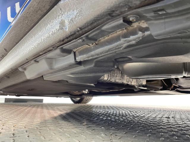 Ａ４ ３５ＴＤＩ　Ｓライン　後期型　コンフォートパッケージ　Ｓラインプラスパッケージ　バーチャルコックピット　レーダークルコン　純正ナビ　Ｂｌｕｅｔｏｏｔｈ　前席シートヒーター　パワーシート　純正１８インチＡＷ　ＥＴＣ　禁煙車（28枚目）