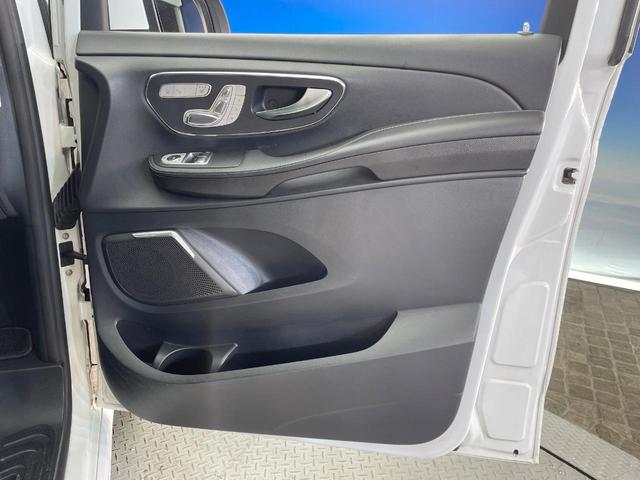 Ｖクラス Ｖ２２０ｄ　スポーツ　ロング　パノラミックスライディングルーフ　レーダークルーズコントロール　３６０度カメラ　ブラインドスポットアシスト　前席シートヒーター　前席メモリー付パワーシート　黒革シート　純正ナビ　ＬＥＤヘッド　禁煙車（33枚目）