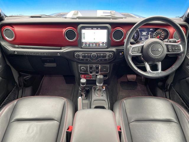 ジープ・ラングラーアンリミテッド ルビコン　黒革シート　レーダークルーズ　純正ナビ　ＡｐｐｌｅＣａｒＰｌａｙ　全周囲カメラ　前席シートヒーター　オートエアコン　キーレスエントリー　ＬＥＤヘッドランプ　純正１７インチアルミホイール　ＥＴＣ　禁煙車（2枚目）
