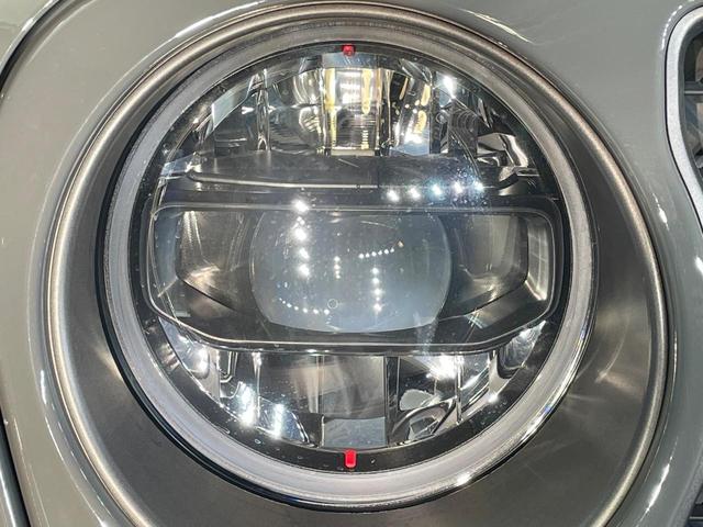 ジープ・ラングラーアンリミテッド ルビコン　黒革シート　レーダークルーズ　純正ナビ　ＡｐｐｌｅＣａｒＰｌａｙ　全周囲カメラ　前席シートヒーター　オートエアコン　キーレスエントリー　ＬＥＤヘッドランプ　純正１７インチアルミホイール　ＥＴＣ　禁煙車（23枚目）