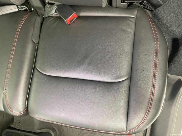 ジープ・ラングラーアンリミテッド ルビコン　黒革シート　レーダークルーズ　純正ナビ　ＡｐｐｌｅＣａｒＰｌａｙ　全周囲カメラ　前席シートヒーター　オートエアコン　キーレスエントリー　ＬＥＤヘッドランプ　純正１７インチアルミホイール　ＥＴＣ　禁煙車（40枚目）