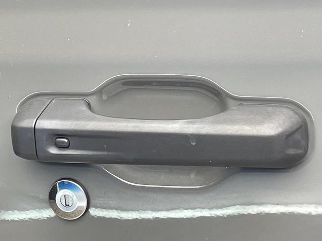 ジープ・ラングラーアンリミテッド ルビコン　黒革シート　レーダークルーズ　純正ナビ　ＡｐｐｌｅＣａｒＰｌａｙ　全周囲カメラ　前席シートヒーター　オートエアコン　キーレスエントリー　ＬＥＤヘッドランプ　純正１７インチアルミホイール　ＥＴＣ　禁煙車（41枚目）