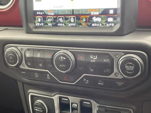ジープ・ラングラーアンリミテッド ルビコン　黒革シート　レーダークルーズ　純正ナビ　ＡｐｐｌｅＣａｒＰｌａｙ　全周囲カメラ　前席シートヒーター　オートエアコン　キーレスエントリー　ＬＥＤヘッドランプ　純正１７インチアルミホイール　ＥＴＣ　禁煙車（48枚目）