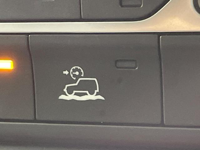 ジープ・ラングラーアンリミテッド ルビコン　黒革シート　レーダークルーズ　純正ナビ　ＡｐｐｌｅＣａｒＰｌａｙ　全周囲カメラ　前席シートヒーター　オートエアコン　キーレスエントリー　ＬＥＤヘッドランプ　純正１７インチアルミホイール　ＥＴＣ　禁煙車（49枚目）