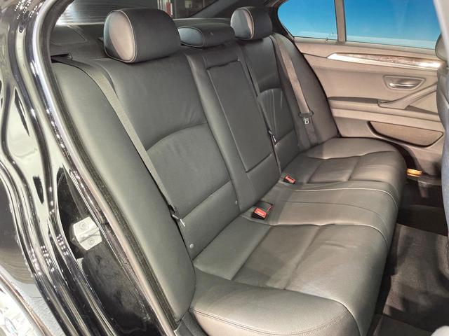 5シリーズ 523i Mスポーツ ザ・ピーク 黒革シート レーダークルーズ 純正ナビ Bluetooth バックカメラ クリアランスソナー 前席シートヒーター 前席パワーシート コンフォートアクセス HIDヘッドランプ ETC車載器 禁煙車(10枚目)