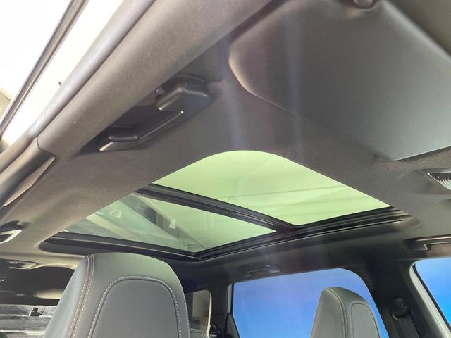 ●サンルーフ：開放感たっぷりの希少装備、サンルーフが装着されています！車内に明かりを取り入れたり景色を楽しむ以外にも、車内の空気も簡単に換気できて快適です！