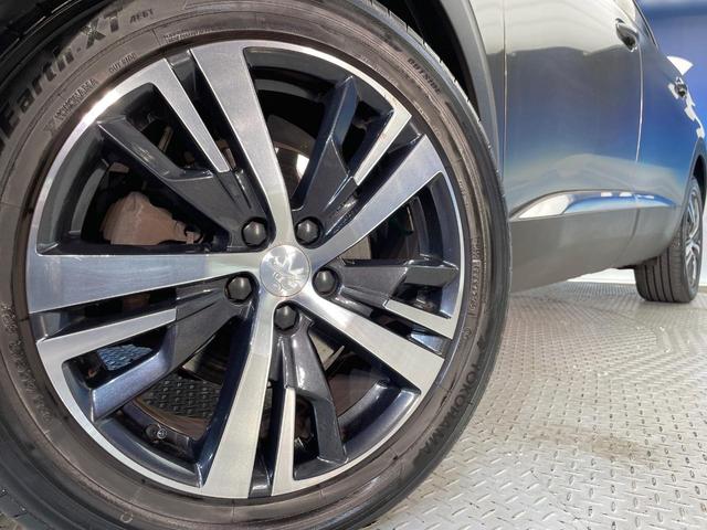 ●純正１８インチアルミホイール：輸入車ならではの卓越した走りを支えるホイールと足回りです！日本車の走りに慣れている方にもぜひ体感して頂きたいほど、高いレベルでまとまっていま