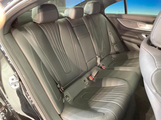 ●後部座席も気になるようなキズ・汚れやへたり等、大きなダメージはなく、良好な状態です。