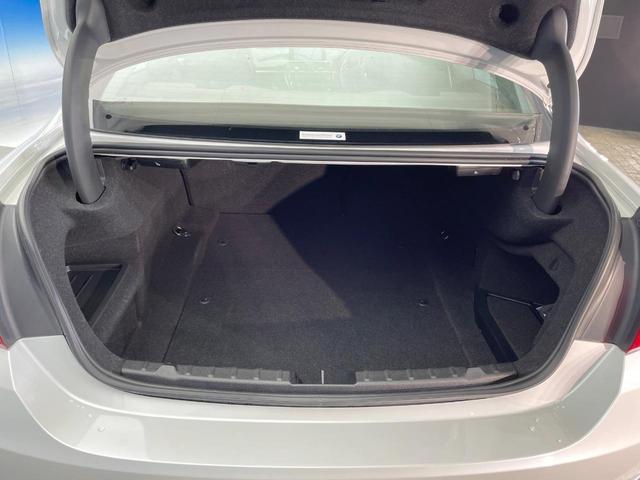 ４シリーズ ４２８ｉクーペ　ラグジュアリー　黒革シート　レーダークルーズ　純正ナビ　Ｂｌｕｅｔｏｏｔｈ　バックカメラ　クリアランスソナー　パーキングアシスト　ヘッドアップディスプレイ　前席シートヒーター　前席パワーシート　ルームミラー内蔵ＥＴＣ（11枚目）