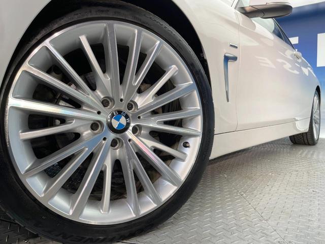 ４シリーズ ４２８ｉクーペ　ラグジュアリー　黒革シート　レーダークルーズ　純正ナビ　Ｂｌｕｅｔｏｏｔｈ　バックカメラ　クリアランスソナー　パーキングアシスト　ヘッドアップディスプレイ　前席シートヒーター　前席パワーシート　ルームミラー内蔵ＥＴＣ（13枚目）