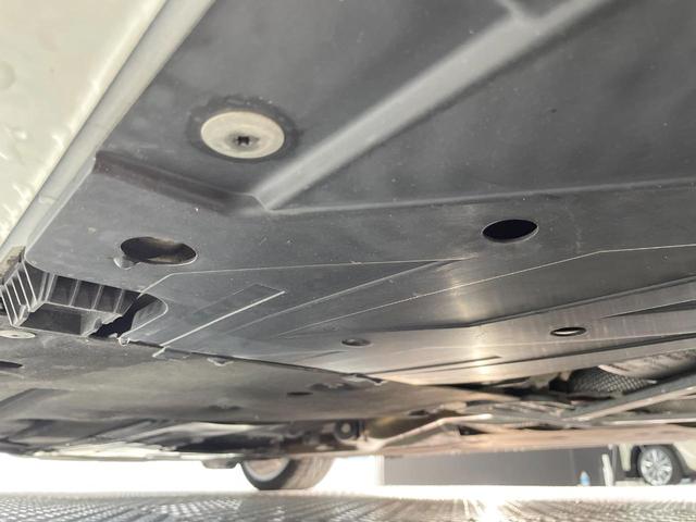 ４シリーズ ４２８ｉクーペ　ラグジュアリー　黒革シート　レーダークルーズ　純正ナビ　Ｂｌｕｅｔｏｏｔｈ　バックカメラ　クリアランスソナー　パーキングアシスト　ヘッドアップディスプレイ　前席シートヒーター　前席パワーシート　ルームミラー内蔵ＥＴＣ（23枚目）