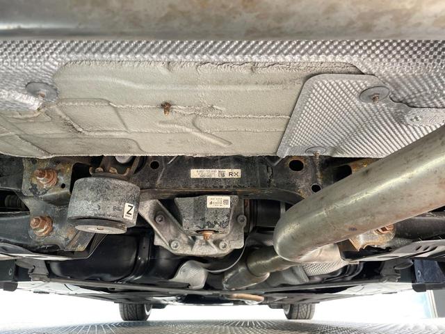 ４シリーズ ４２８ｉクーペ　ラグジュアリー　黒革シート　レーダークルーズ　純正ナビ　Ｂｌｕｅｔｏｏｔｈ　バックカメラ　クリアランスソナー　パーキングアシスト　ヘッドアップディスプレイ　前席シートヒーター　前席パワーシート　ルームミラー内蔵ＥＴＣ（24枚目）