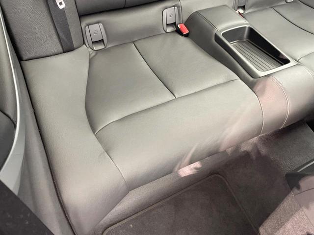 ４シリーズ ４２８ｉクーペ　ラグジュアリー　黒革シート　レーダークルーズ　純正ナビ　Ｂｌｕｅｔｏｏｔｈ　バックカメラ　クリアランスソナー　パーキングアシスト　ヘッドアップディスプレイ　前席シートヒーター　前席パワーシート　ルームミラー内蔵ＥＴＣ（35枚目）