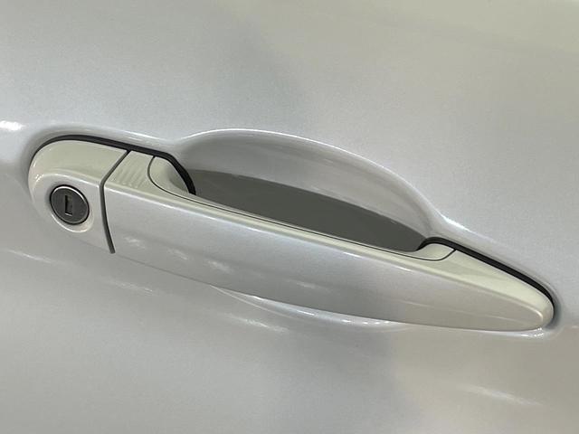 ４シリーズ ４２８ｉクーペ　ラグジュアリー　黒革シート　レーダークルーズ　純正ナビ　Ｂｌｕｅｔｏｏｔｈ　バックカメラ　クリアランスソナー　パーキングアシスト　ヘッドアップディスプレイ　前席シートヒーター　前席パワーシート　ルームミラー内蔵ＥＴＣ（57枚目）