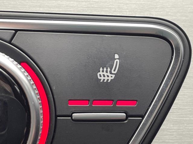 Ａ４アバント ３５ＴＦＳＩ　Ｓライン　パークアシストパッケージ　マトリクスＬＥＤヘッドライトパッケージ　シートヒーター　地デジＴＶチューナー　レーダークルーズ　ＡｐｐｌｅＣａｒＰｌａｙ　全周囲カメラ　スマートキー　ＥＴＣ車載器　禁煙車（8枚目）
