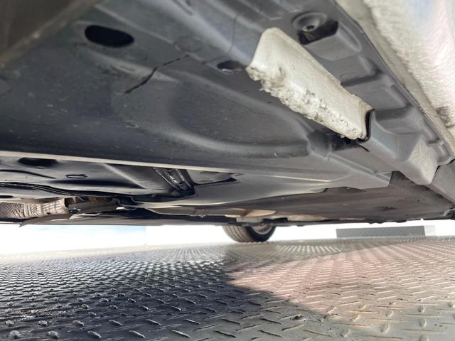 Ａ４アバント ３５ＴＦＳＩ　Ｓライン　パークアシストパッケージ　マトリクスＬＥＤヘッドライトパッケージ　シートヒーター　地デジＴＶチューナー　レーダークルーズ　ＡｐｐｌｅＣａｒＰｌａｙ　全周囲カメラ　スマートキー　ＥＴＣ車載器　禁煙車（28枚目）