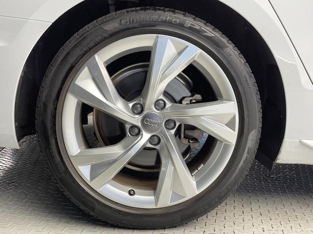 Ａ４アバント ３５ＴＦＳＩ　Ｓライン　パークアシストパッケージ　マトリクスＬＥＤヘッドライトパッケージ　シートヒーター　地デジＴＶチューナー　レーダークルーズ　ＡｐｐｌｅＣａｒＰｌａｙ　全周囲カメラ　スマートキー　ＥＴＣ車載器　禁煙車（30枚目）
