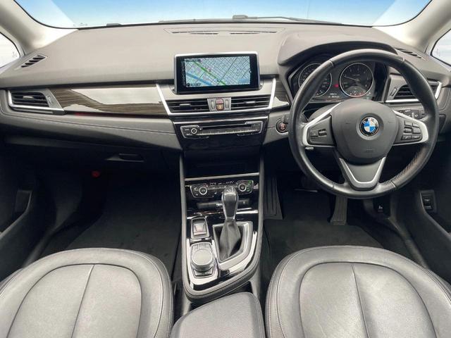 ２シリーズ ２１８ｄ　ｘＤｒｉｖｅアクティブツアラーラグジュアリ　パーキングサポートパッケージ　コンフォートパッケージ　黒革シート　純正ナビ　Ｂｌｕｅｔｏｏｔｈ　バックカメラ　クリアランスソナー　前席シートヒーター　前席パワーシート　ＥＴＣ車載器　禁煙車（2枚目）