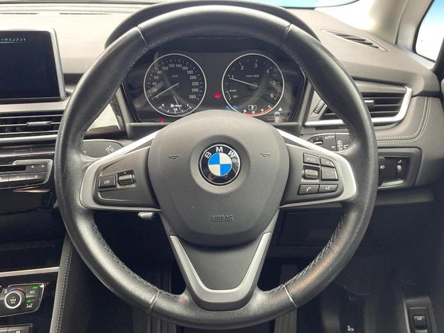 ２シリーズ ２１８ｄ　ｘＤｒｉｖｅアクティブツアラーラグジュアリ　パーキングサポートパッケージ　コンフォートパッケージ　黒革シート　純正ナビ　Ｂｌｕｅｔｏｏｔｈ　バックカメラ　クリアランスソナー　前席シートヒーター　前席パワーシート　ＥＴＣ車載器　禁煙車（12枚目）