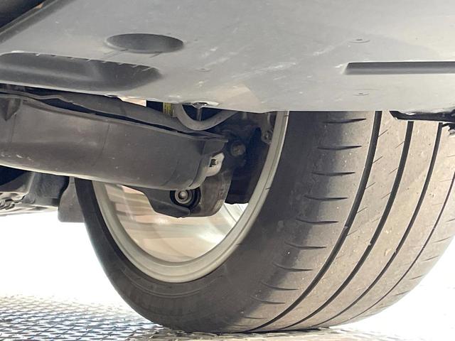 Ｅクラス Ｅ２２０ｄ　アバンギャルド　スポーツ　レザーエクスクルーシブＰＫＧ　パノラミックスライディングルーフ　レーダークルーズコントロール　３６０度カメラ　ブラインドアウポットアシスト　全席シートヒーター　前席パワーシート　純正ナビ　禁煙車（25枚目）