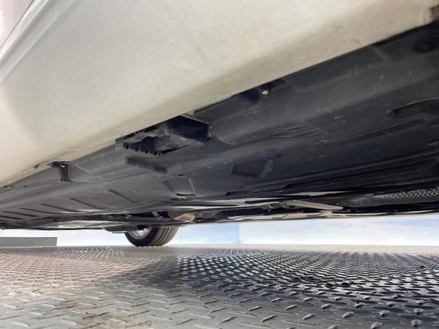 Ｅクラス Ｅ２２０ｄ　アバンギャルド　スポーツ　レザーエクスクルーシブＰＫＧ　パノラミックスライディングルーフ　レーダークルーズコントロール　３６０度カメラ　ブラインドアウポットアシスト　全席シートヒーター　前席パワーシート　純正ナビ　禁煙車（27枚目）