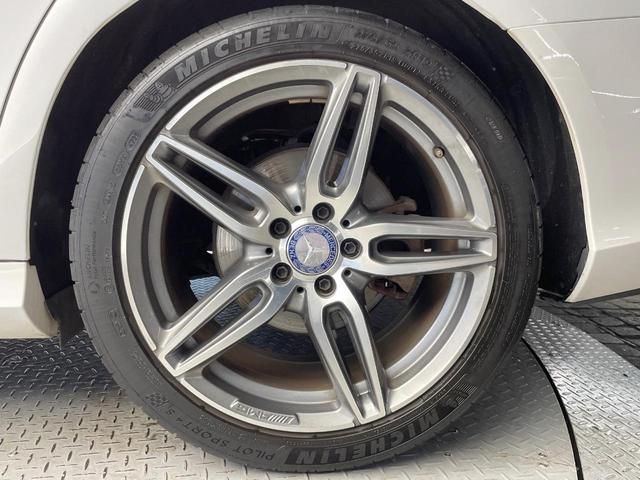 Ｅクラス Ｅ２２０ｄ　アバンギャルド　スポーツ　レザーエクスクルーシブＰＫＧ　パノラミックスライディングルーフ　レーダークルーズコントロール　３６０度カメラ　ブラインドアウポットアシスト　全席シートヒーター　前席パワーシート　純正ナビ　禁煙車（29枚目）