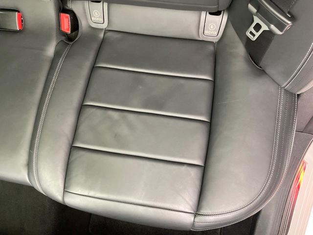 Ｅクラス Ｅ２２０ｄ　アバンギャルド　スポーツ　レザーエクスクルーシブＰＫＧ　パノラミックスライディングルーフ　レーダークルーズコントロール　３６０度カメラ　ブラインドアウポットアシスト　全席シートヒーター　前席パワーシート　純正ナビ　禁煙車（40枚目）