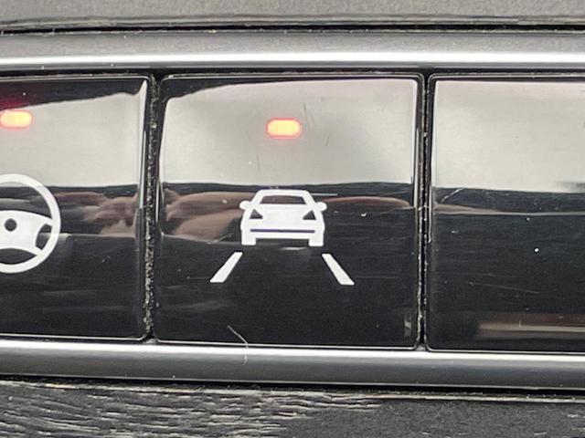 Ｅクラス Ｅ２２０ｄ　アバンギャルド　スポーツ　レザーエクスクルーシブＰＫＧ　パノラミックスライディングルーフ　レーダークルーズコントロール　３６０度カメラ　ブラインドアウポットアシスト　全席シートヒーター　前席パワーシート　純正ナビ　禁煙車（69枚目）