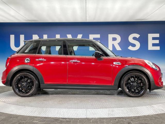 ＭＩＮＩ クーパーＳ　５ドア　純正ナビ　Ｂｌｕｅｔｏｏｔｈ　コンフォートアクセス　ＬＥＤヘッドランプ　純正１６インチアルミホイール　アイドリングストップ　横滑り防止装置　盗難防止システム　ＵＳＢ入力端子　ＥＴＣ　禁煙車（22枚目）