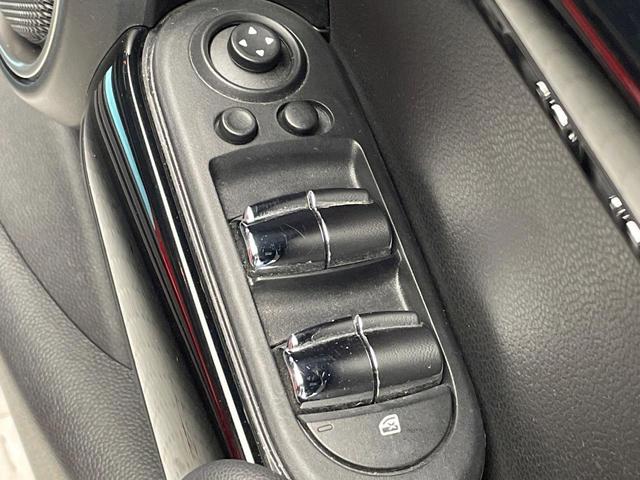 ＭＩＮＩ クーパーＳ　５ドア　純正ナビ　Ｂｌｕｅｔｏｏｔｈ　コンフォートアクセス　ＬＥＤヘッドランプ　純正１６インチアルミホイール　アイドリングストップ　横滑り防止装置　盗難防止システム　ＵＳＢ入力端子　ＥＴＣ　禁煙車（41枚目）