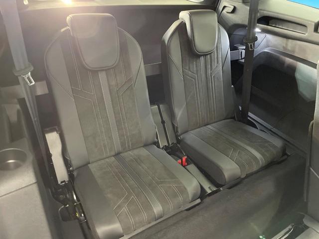 ５００８ ＧＴ　ブルーＨＤｉ　レーダークルーズコントロール　バックカメラ　サイドカメラ　アップルカープレイ　ブラインドスポットアシスト　前席シートヒーター　運転席パワーシート　ハーフレザーシート　スマートキー　ＬＥＤヘッドライト（11枚目）