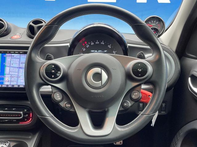 スマートフォーフォー ＢＲＡＢＵＳ　エクスクルーシブ　パノラミックガラスルーフ　バックカメラ　ＬＥＤヘッド　クルーズコントロール　フルセグＴＶ　前席シートヒーター　Ｂｌｕｅｔｏｏｔｈ　禁煙車　ＥＴＣ　純正１７インチアルミホイール　アイドリングストップ（13枚目）