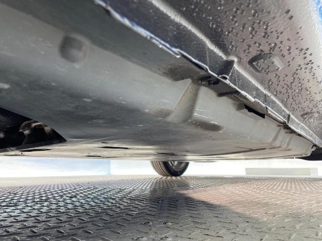 スマートフォーフォー ＢＲＡＢＵＳ　エクスクルーシブ　パノラミックガラスルーフ　バックカメラ　ＬＥＤヘッド　クルーズコントロール　フルセグＴＶ　前席シートヒーター　Ｂｌｕｅｔｏｏｔｈ　禁煙車　ＥＴＣ　純正１７インチアルミホイール　アイドリングストップ（26枚目）