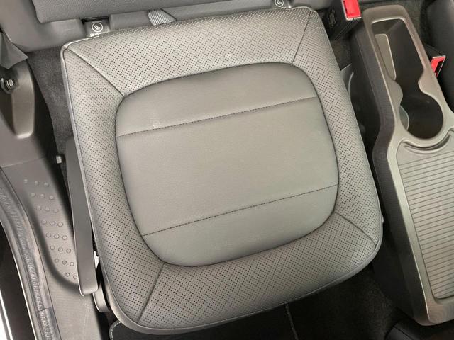 スマートフォーフォー ＢＲＡＢＵＳ　エクスクルーシブ　パノラミックガラスルーフ　バックカメラ　ＬＥＤヘッド　クルーズコントロール　フルセグＴＶ　前席シートヒーター　Ｂｌｕｅｔｏｏｔｈ　禁煙車　ＥＴＣ　純正１７インチアルミホイール　アイドリングストップ（38枚目）