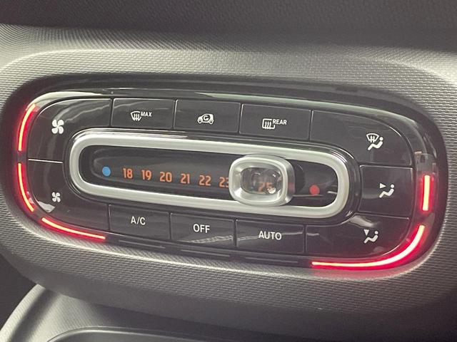 スマートフォーフォー ＢＲＡＢＵＳ　エクスクルーシブ　パノラミックガラスルーフ　バックカメラ　ＬＥＤヘッド　クルーズコントロール　フルセグＴＶ　前席シートヒーター　Ｂｌｕｅｔｏｏｔｈ　禁煙車　ＥＴＣ　純正１７インチアルミホイール　アイドリングストップ（46枚目）