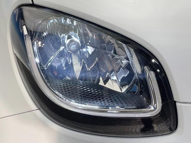 スマートフォーフォー ＢＲＡＢＵＳ　エクスクルーシブ　パノラミックガラスルーフ　バックカメラ　ＬＥＤヘッド　クルーズコントロール　フルセグＴＶ　前席シートヒーター　Ｂｌｕｅｔｏｏｔｈ　禁煙車　ＥＴＣ　純正１７インチアルミホイール　アイドリングストップ（47枚目）