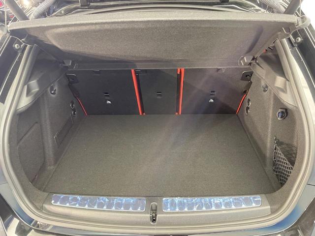 １シリーズ １１８ｄ　Ｍスポーツ　プラスパッケージ　ｉＤｒｉｖｅナビゲーションパッケージ　赤革シート　レーダークルーズ　純正ナビ　ＡｐｐｌｅＣａｒＰｌａｙ　バックカメラ　クリアランスソナー　コンフォートアクセス　ＥＴＣ車載器　禁煙車（11枚目）