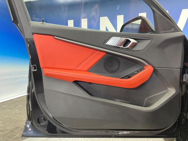 １シリーズ １１８ｄ　Ｍスポーツ　プラスパッケージ　ｉＤｒｉｖｅナビゲーションパッケージ　赤革シート　レーダークルーズ　純正ナビ　ＡｐｐｌｅＣａｒＰｌａｙ　バックカメラ　クリアランスソナー　コンフォートアクセス　ＥＴＣ車載器　禁煙車（33枚目）