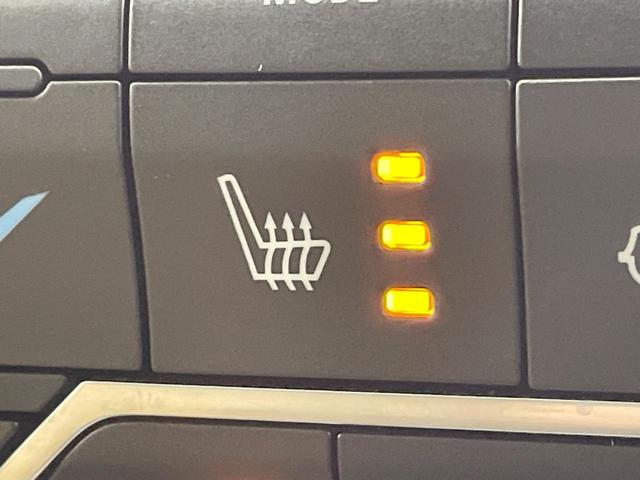 ジープ・ラングラーアンリミテッド サハラ ローンチエディション アップルカープレイ バックカメラ オートクルーズコントロール 前席シートヒーター ALPINE製スピーカー ブラインドスポットアシスト ステアリングヒーター 純正ナビ LEDヘッドライト 禁煙車(6枚目)