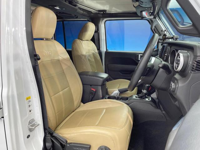 ジープ・ラングラーアンリミテッド サハラ ローンチエディション アップルカープレイ バックカメラ オートクルーズコントロール 前席シートヒーター ALPINE製スピーカー ブラインドスポットアシスト ステアリングヒーター 純正ナビ LEDヘッドライト 禁煙車(9枚目)