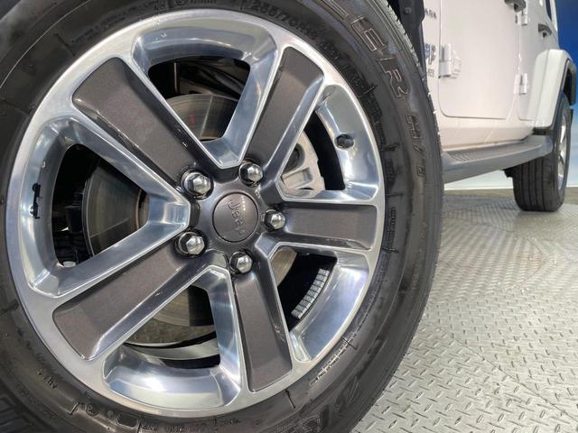 ジープ・ラングラーアンリミテッド サハラ ローンチエディション アップルカープレイ バックカメラ オートクルーズコントロール 前席シートヒーター ALPINE製スピーカー ブラインドスポットアシスト ステアリングヒーター 純正ナビ LEDヘッドライト 禁煙車(14枚目)