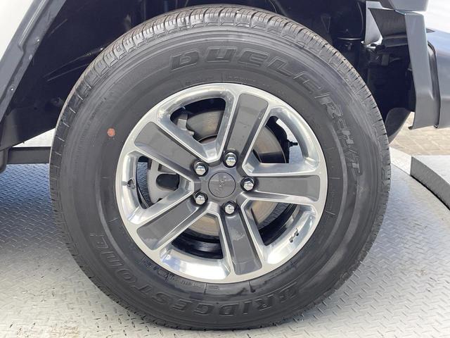 ジープ・ラングラーアンリミテッド サハラ ローンチエディション アップルカープレイ バックカメラ オートクルーズコントロール 前席シートヒーター ALPINE製スピーカー ブラインドスポットアシスト ステアリングヒーター 純正ナビ LEDヘッドライト 禁煙車(31枚目)