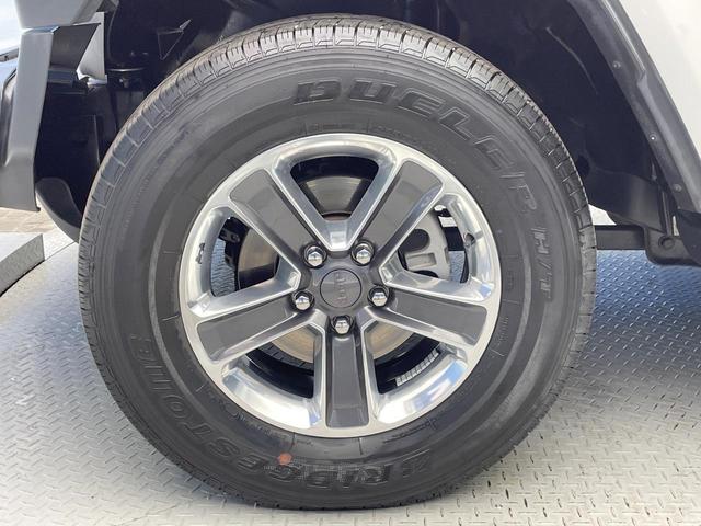 ジープ・ラングラーアンリミテッド サハラ ローンチエディション アップルカープレイ バックカメラ オートクルーズコントロール 前席シートヒーター ALPINE製スピーカー ブラインドスポットアシスト ステアリングヒーター 純正ナビ LEDヘッドライト 禁煙車(32枚目)