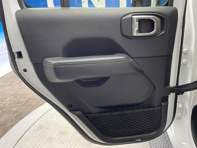 ジープ・ラングラーアンリミテッド サハラ ローンチエディション アップルカープレイ バックカメラ オートクルーズコントロール 前席シートヒーター ALPINE製スピーカー ブラインドスポットアシスト ステアリングヒーター 純正ナビ LEDヘッドライト 禁煙車(33枚目)