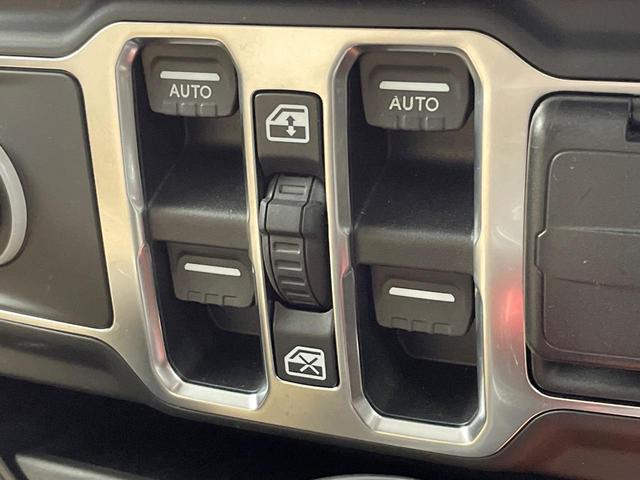 ジープ・ラングラーアンリミテッド サハラ ローンチエディション アップルカープレイ バックカメラ オートクルーズコントロール 前席シートヒーター ALPINE製スピーカー ブラインドスポットアシスト ステアリングヒーター 純正ナビ LEDヘッドライト 禁煙車(48枚目)