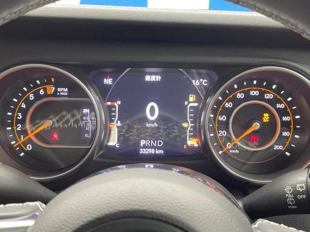 ジープ・ラングラーアンリミテッド サハラ ローンチエディション アップルカープレイ バックカメラ オートクルーズコントロール 前席シートヒーター ALPINE製スピーカー ブラインドスポットアシスト ステアリングヒーター 純正ナビ LEDヘッドライト 禁煙車(62枚目)