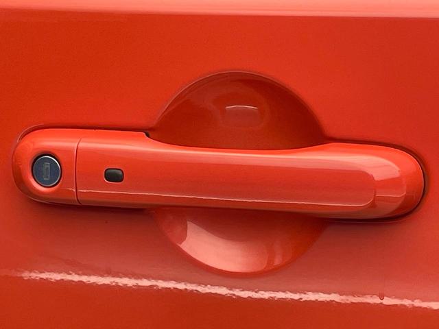 ジープ・レネゲード ロンジチュード　アップルカープレイ　バックカメラ　Ｂｅａｔｓサウンドシステム　オートクルーズコントロール　コーナーセンサー　７インチタッチモニター　３．５インチモノクロマルチビューディスプレイ　純正１６インチＡＷ（7枚目）