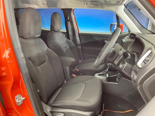 ジープ・レネゲード ロンジチュード　アップルカープレイ　バックカメラ　Ｂｅａｔｓサウンドシステム　オートクルーズコントロール　コーナーセンサー　７インチタッチモニター　３．５インチモノクロマルチビューディスプレイ　純正１６インチＡＷ（9枚目）