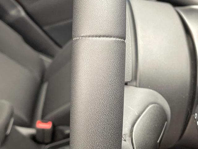 ジープ・レネゲード ロンジチュード　アップルカープレイ　バックカメラ　Ｂｅａｔｓサウンドシステム　オートクルーズコントロール　コーナーセンサー　７インチタッチモニター　３．５インチモノクロマルチビューディスプレイ　純正１６インチＡＷ（44枚目）